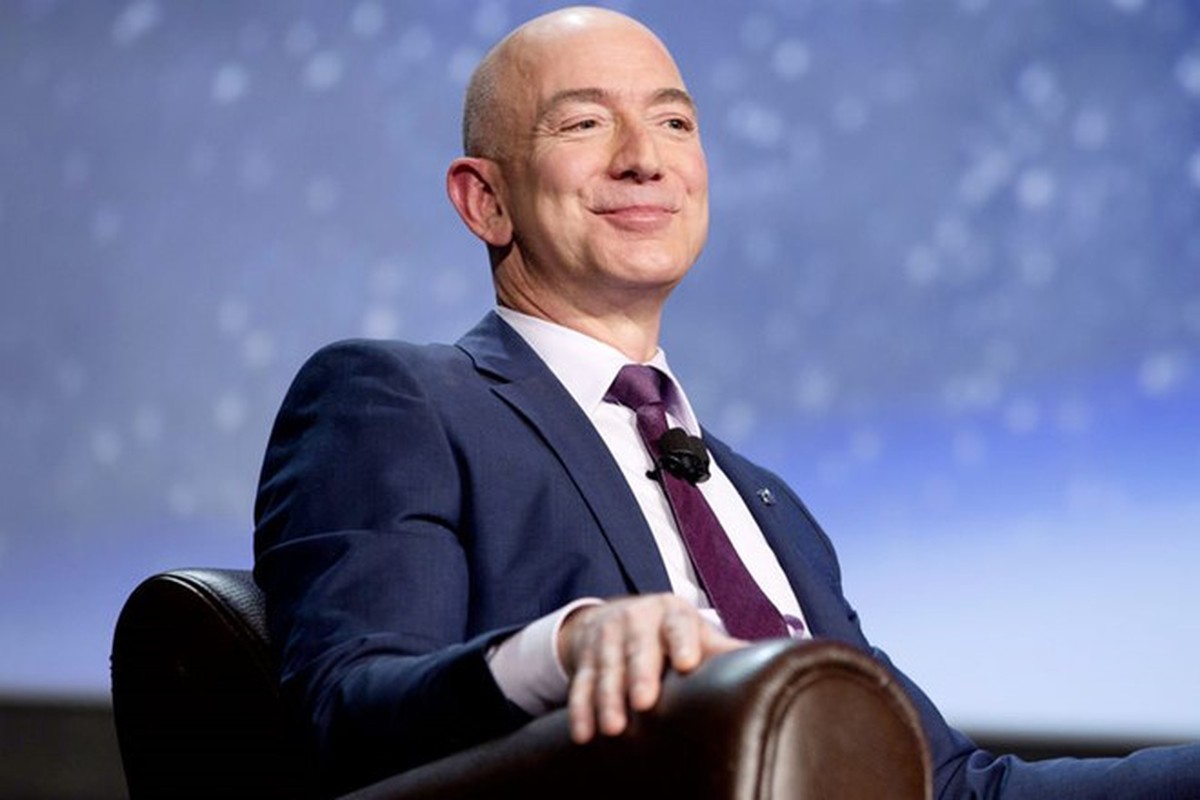 Soc voi so tien ty phu Jeff Bezos kiem duoc trong 1 gio