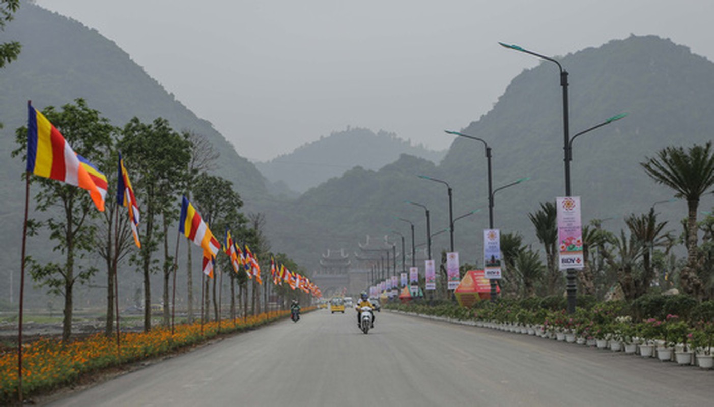 Toan canh chua Tam Chuc - noi dien ra dai le Vesak 2019-Hinh-11