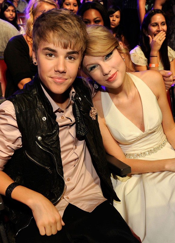 Giua on ao voi Taylor SwiftJustin,  Bieber xuat hien mat day mun-Hinh-8