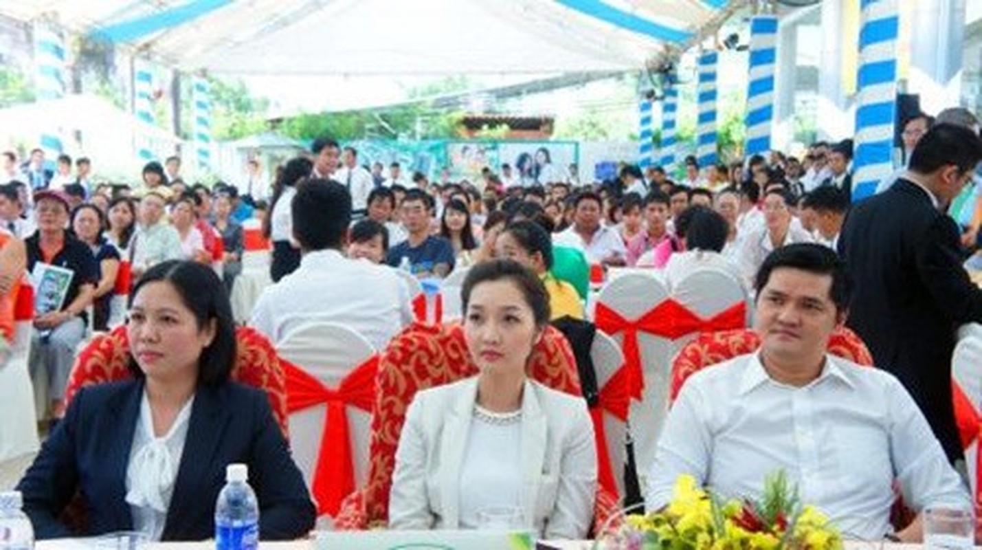 He lo cuoc song nguoi em gai kin tieng, giau hon Cuong Do la hang chuc lan-Hinh-3