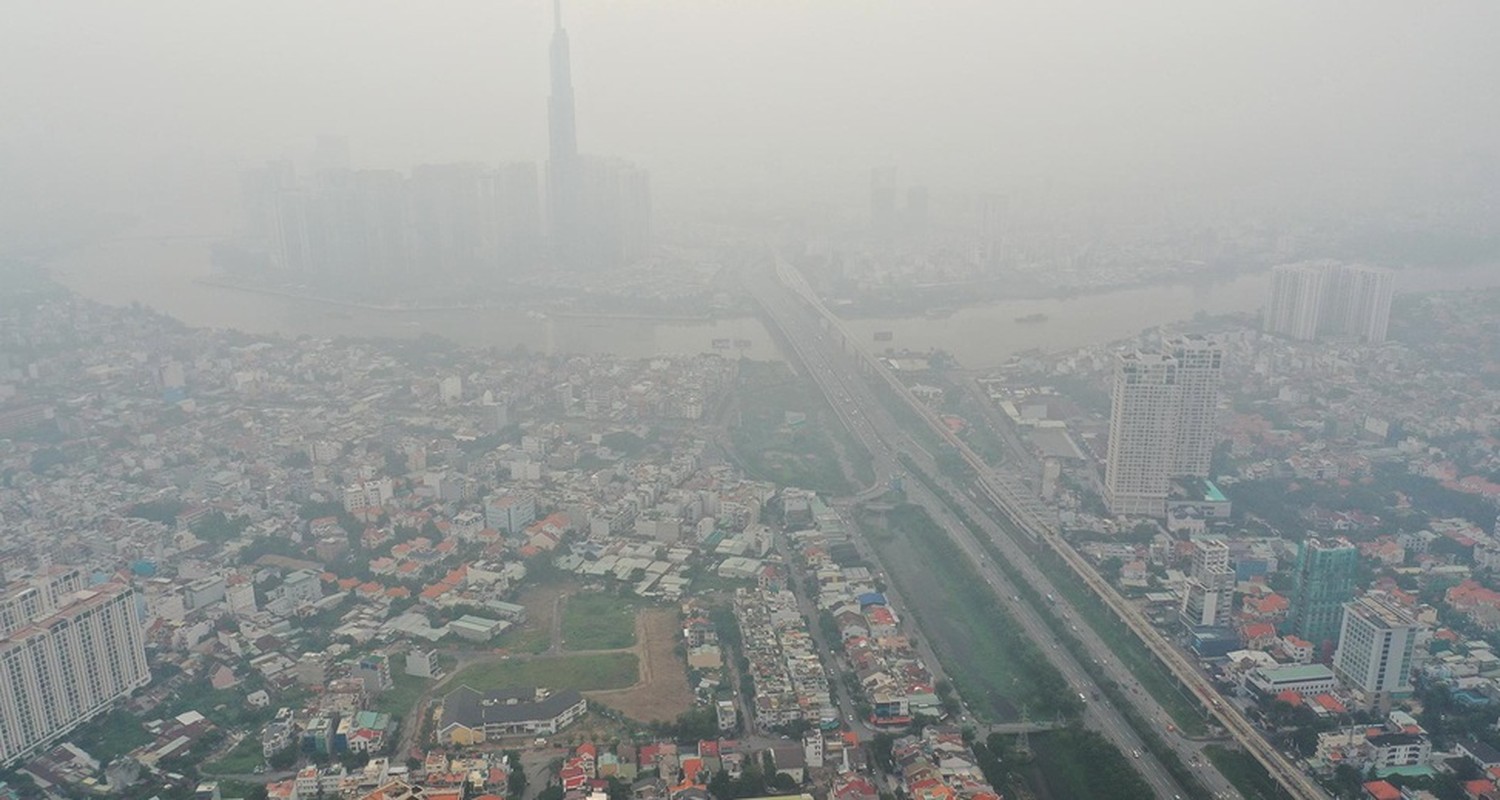 Landmark 81 'bien mat' trong khong khi TP.HCM  mu dac do o nhiem