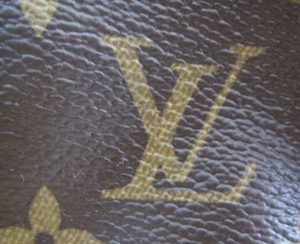 Bi an phan biet tui xach Louis Vuitton chinh hang khac hang gia-Hinh-2