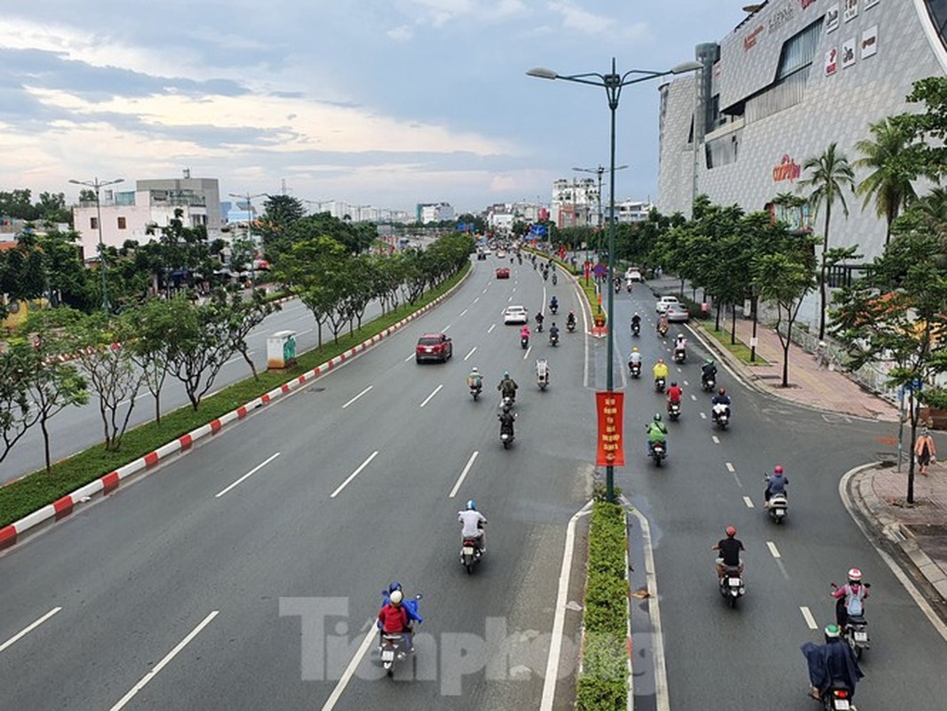 Ben xe vang khach, cua ngo Sai Gon thong thoang truoc ngay nghi le 2/9-Hinh-7