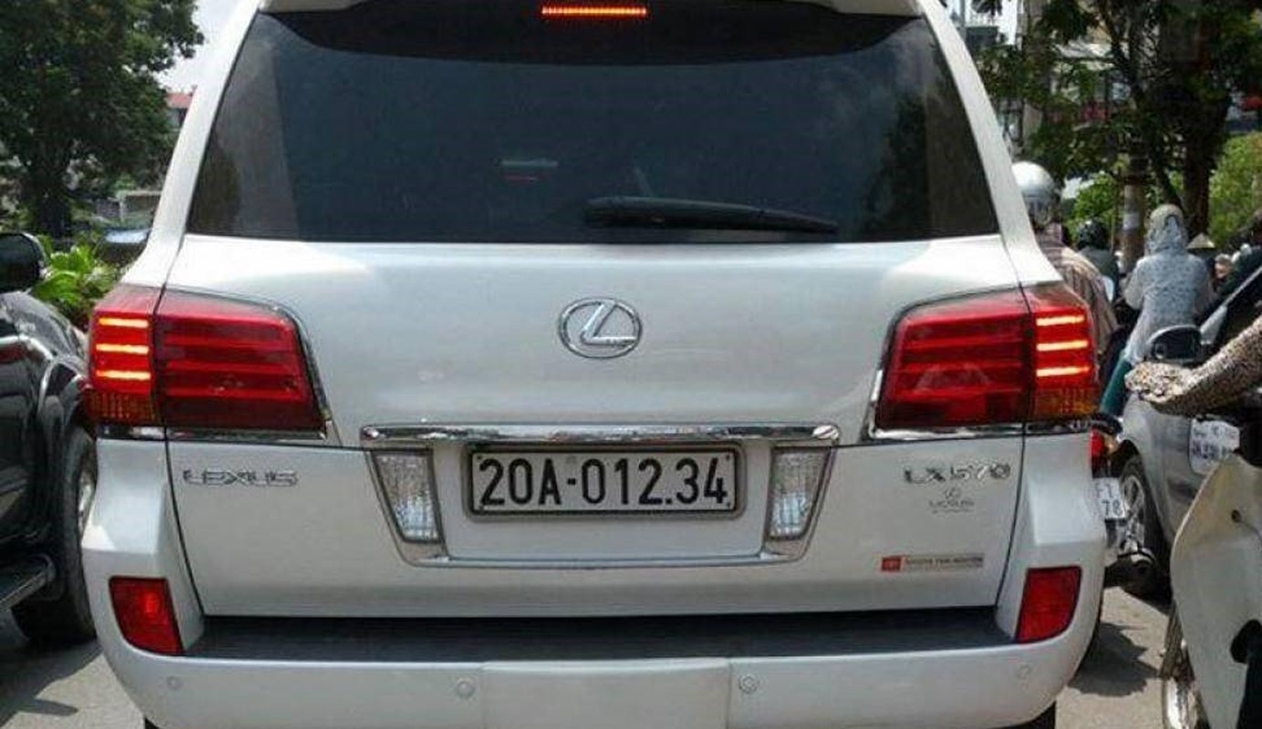 Dai gia Viet nao “vung tien” sam xe sang Lexus LX570?-Hinh-11