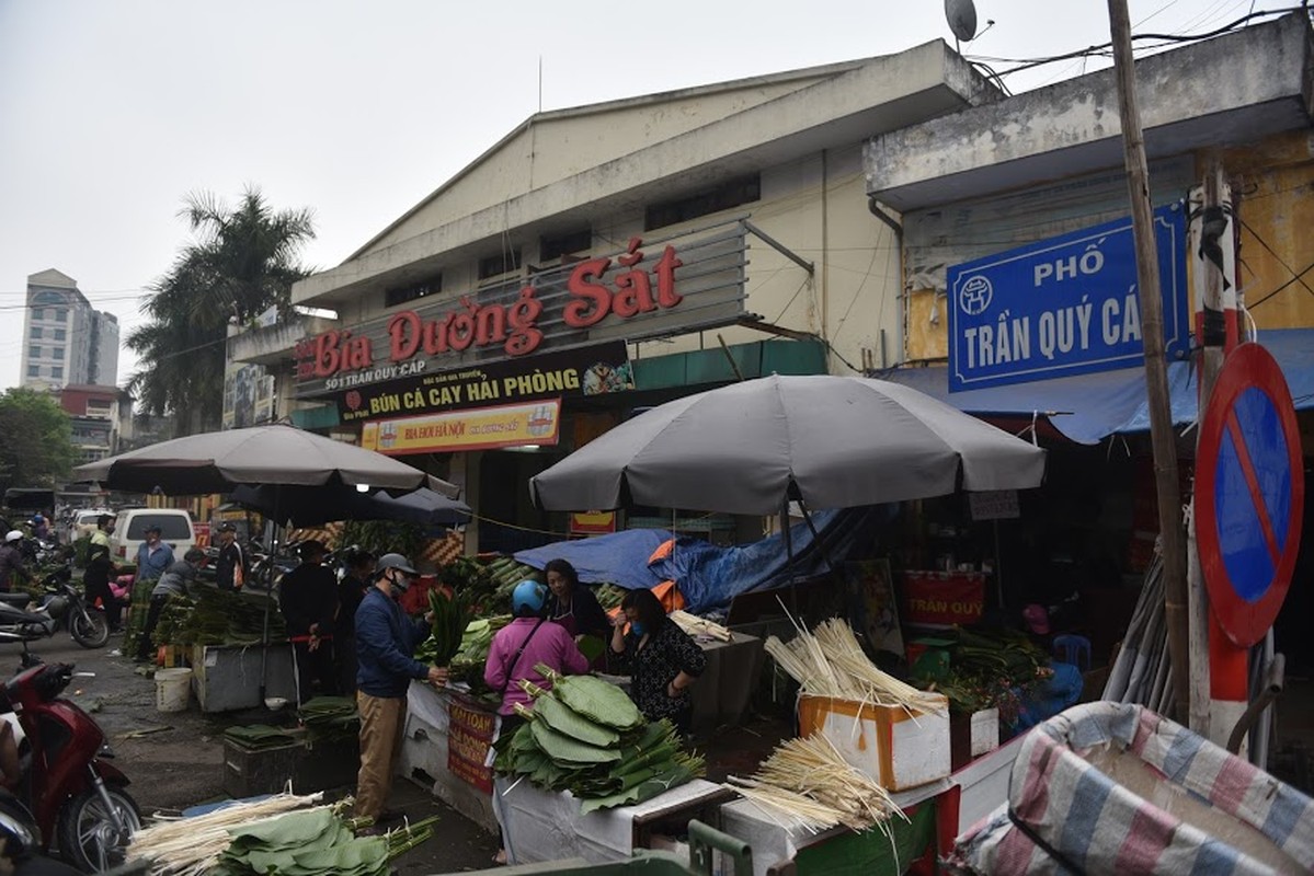 Cho la dong lau doi nhat Ha Noi vang khach ngay giap Tet-Hinh-13