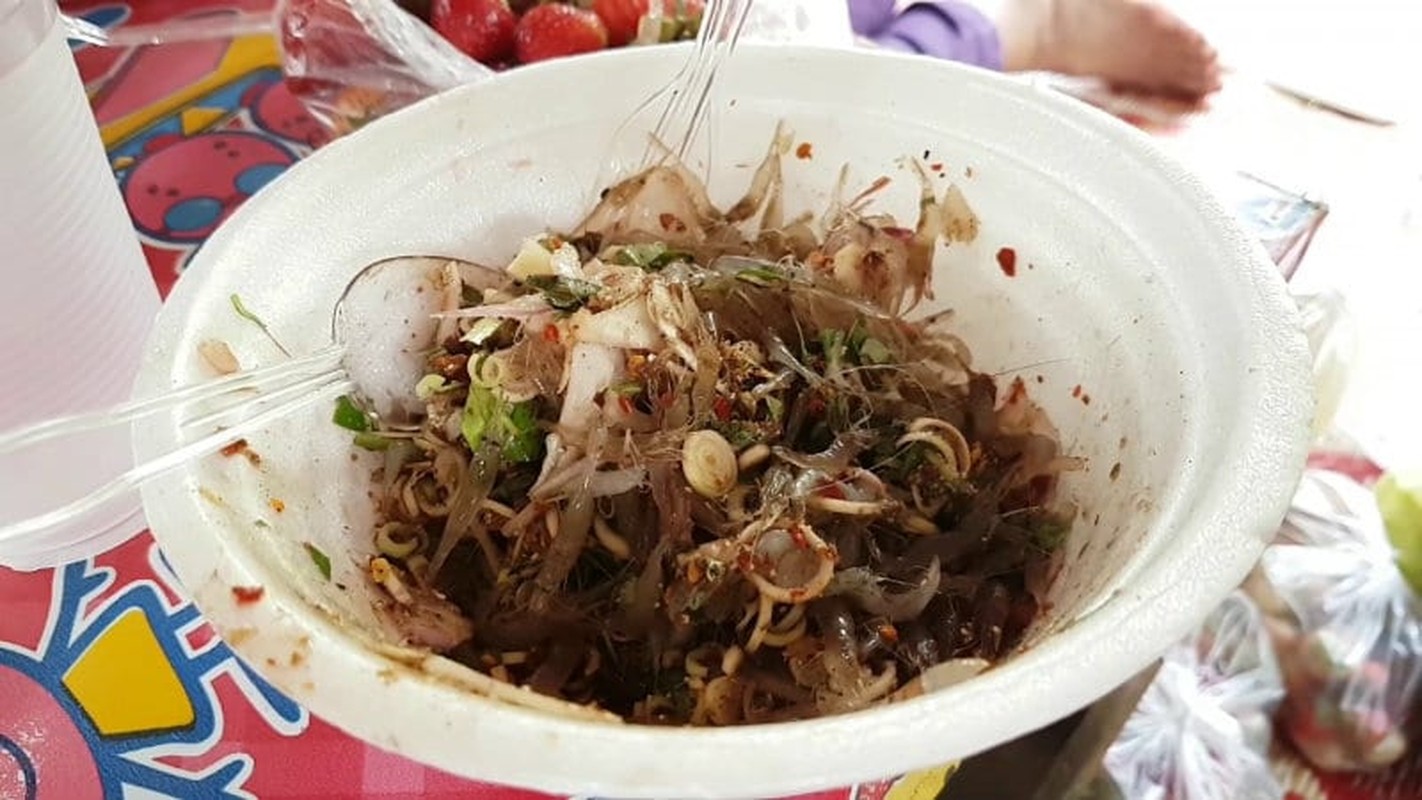 Kinh hai dac san tep nhay tanh tach trong mieng gia 21.000 dong-Hinh-6