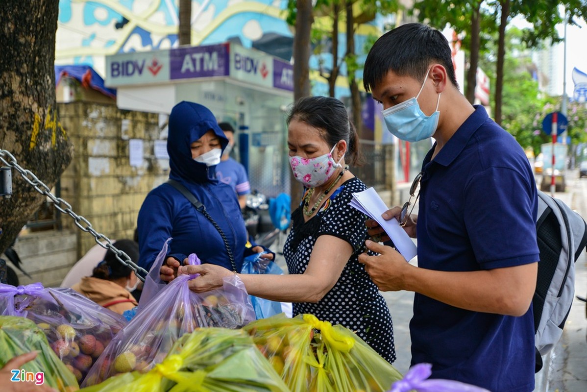 Giai cuu vai thieu Bac Giang voi gia 20.000 dong/kg o Ha Noi-Hinh-2