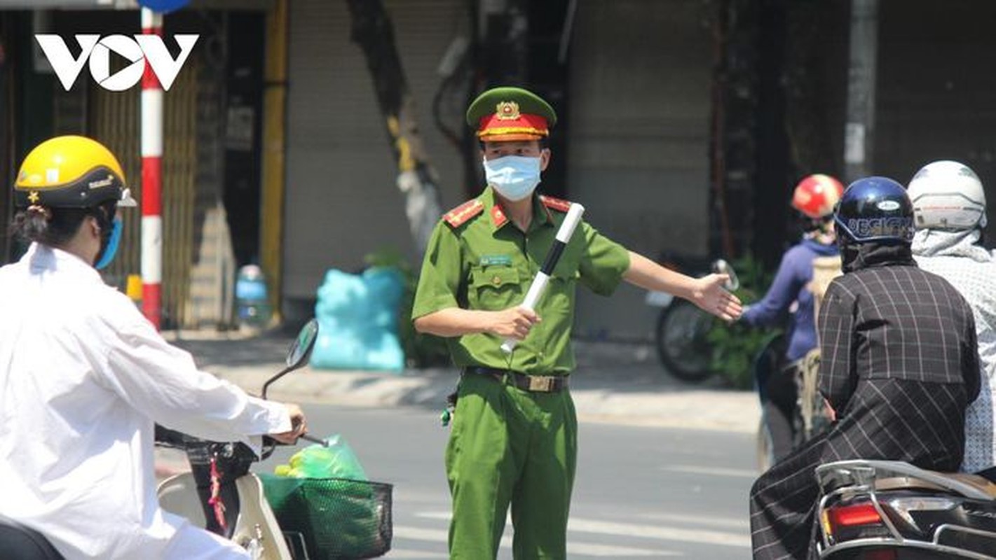 Luc luong chuc nang Ha Noi vat va truc chot giua nang nong-Hinh-7