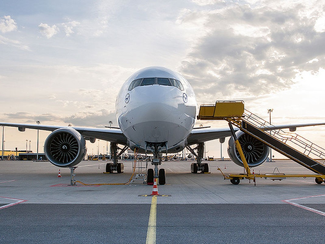 “Noi soi” may bay B777 Freighter ong Johnathan Hanh Nguyen muon mua 10 chiec-Hinh-7