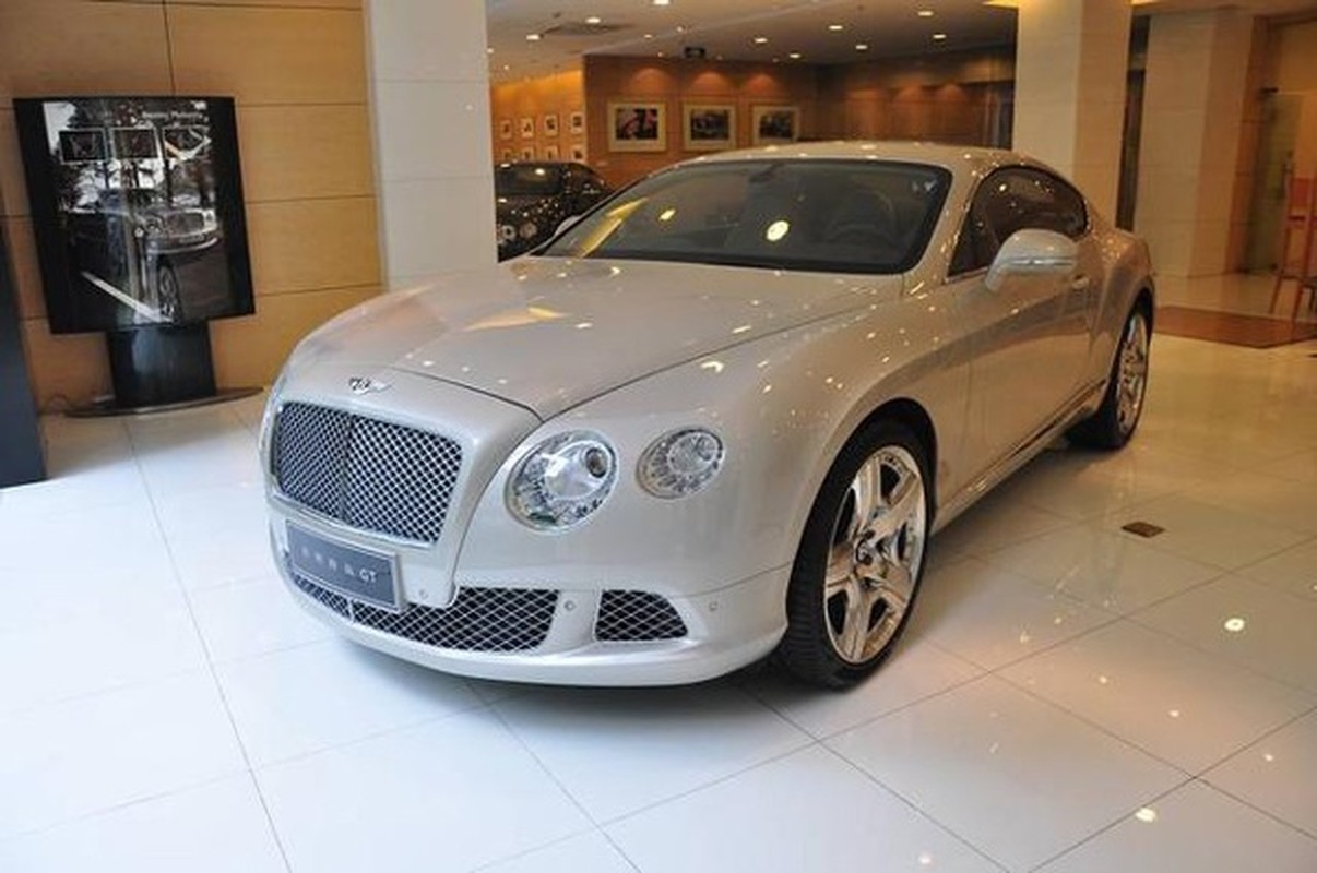 Nu dai gia tuyen chong tang xe Bentley nhung nhin ngoai hinh ma e de-Hinh-7