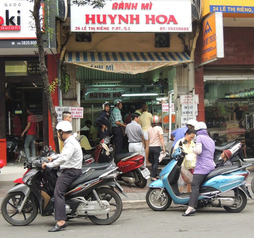 Bat mi ve tiem banh mi Huynh Hoa noi tieng nhat Sai thanh-Hinh-9