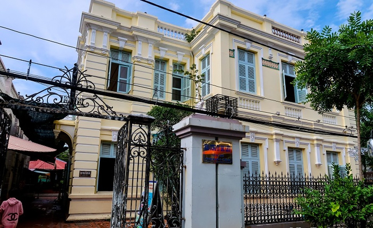 Ben trong nha co tram tuoi cua Cong tu Bac Lieu-Hinh-2