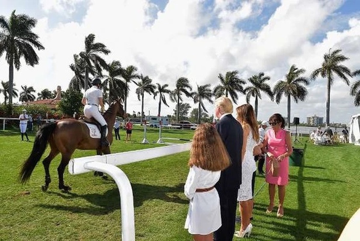 Ben trong resort xa hoa cua ong Donald Trump FBI vua kham xet-Hinh-8