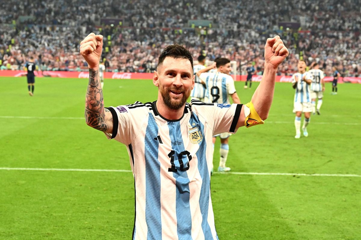 Lionel Messi kiem va tieu tien nhu the nao?