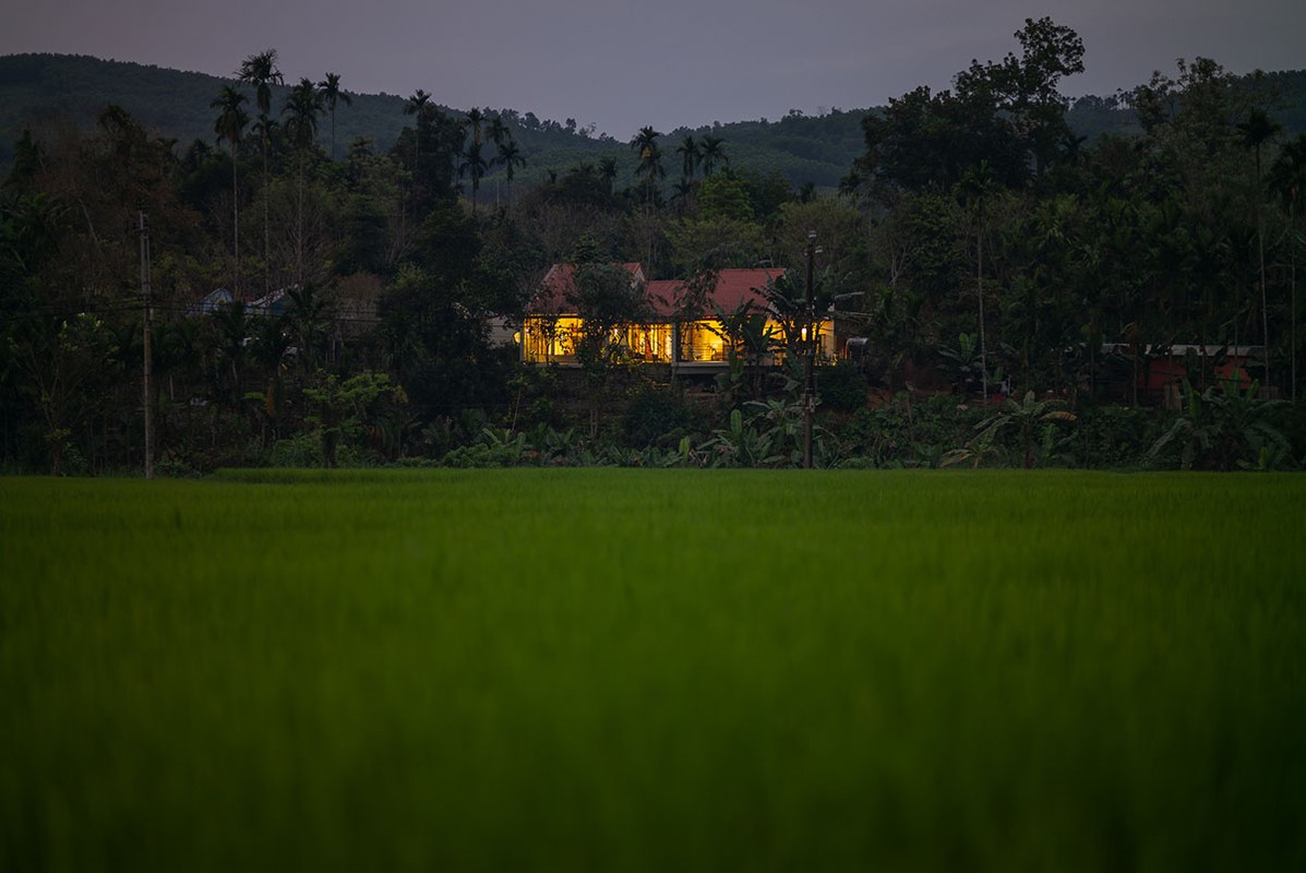 “Biet thu” an minh giua nui doi khien bao My ngo ngang