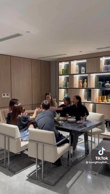 Ben trong penthouse 21 ty dep tung centimet cua Hoa hau Luong Thuy Linh-Hinh-10