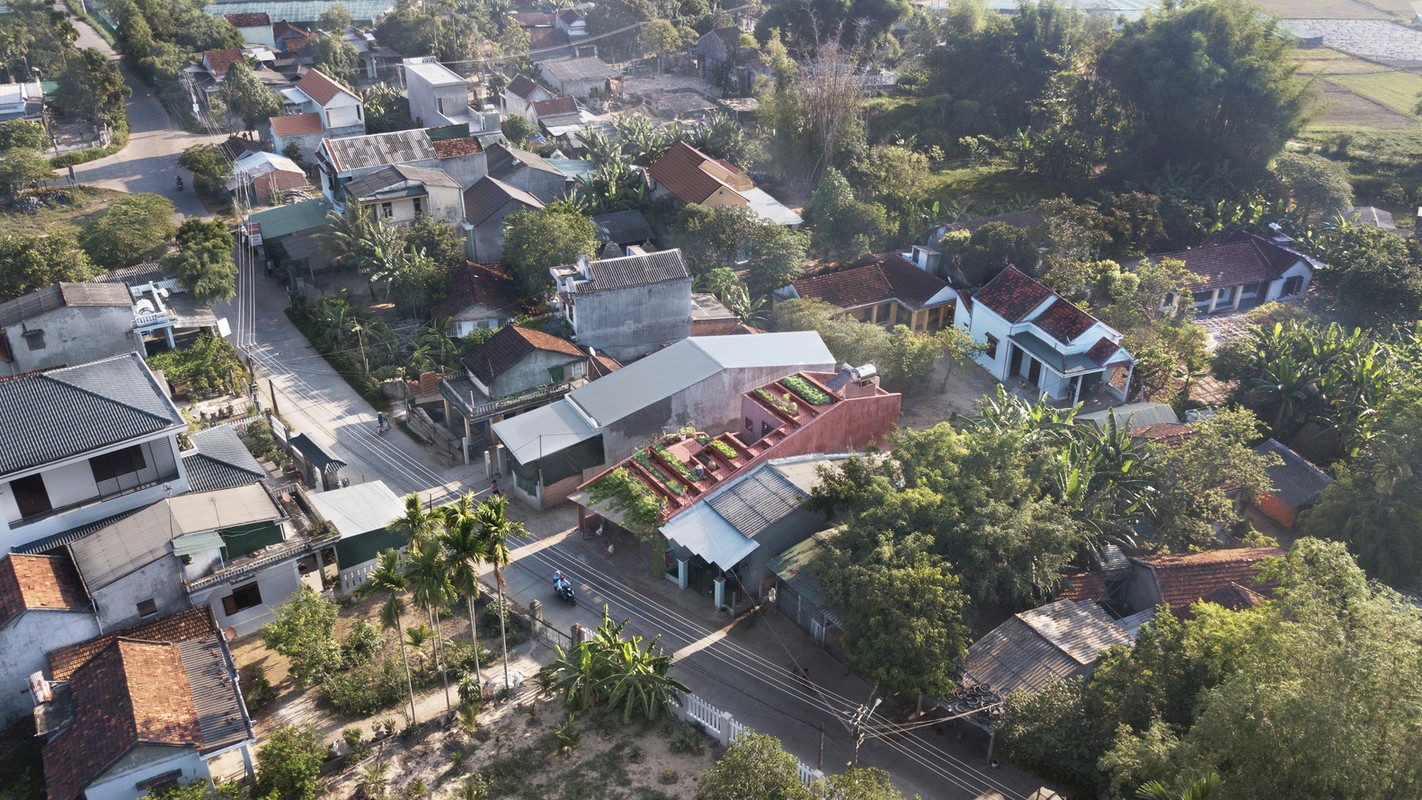 Dua vuon rau bac thang len mai, nha Viet khien bao My “sung so“-Hinh-2