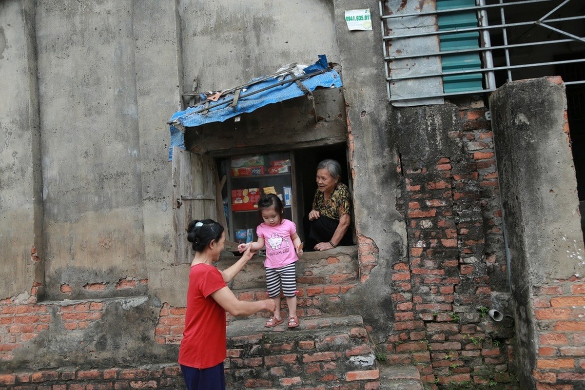 Tiem tap hoa “thoi bao cap” gay sot cua cu ba 90 tuoi ban gi?-Hinh-8