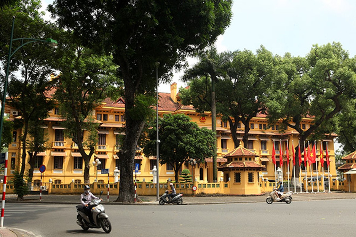 Chiem nguong toa nha tram mai “doc nhat vo nhi” o Viet Nam