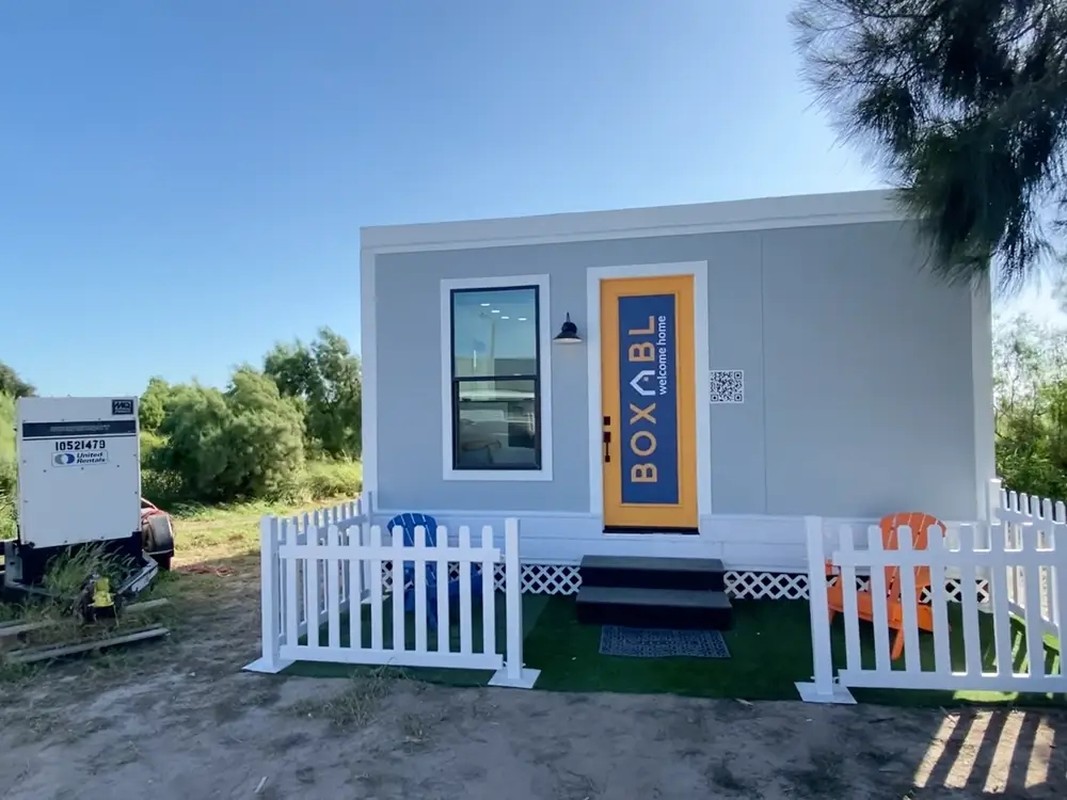 View - 	Cận cảnh căn nhà “siêu giản dị” của tỷ phú Elon Musk