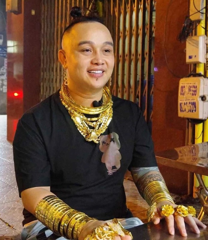 View - 	Những đại gia đeo vàng nhiều nhất Việt Nam 