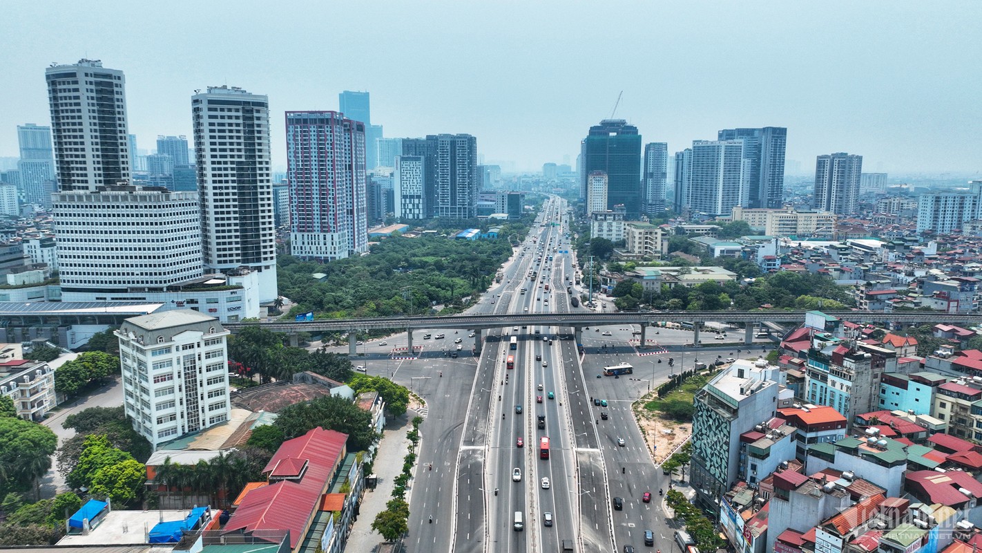 Ngay nghi thu ba, duong pho Ha Noi 