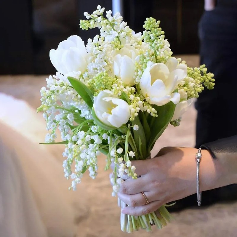 View - 	Hoa cưới Midu dùng trong lễ cưới riêng tư đắt cỡ nào?