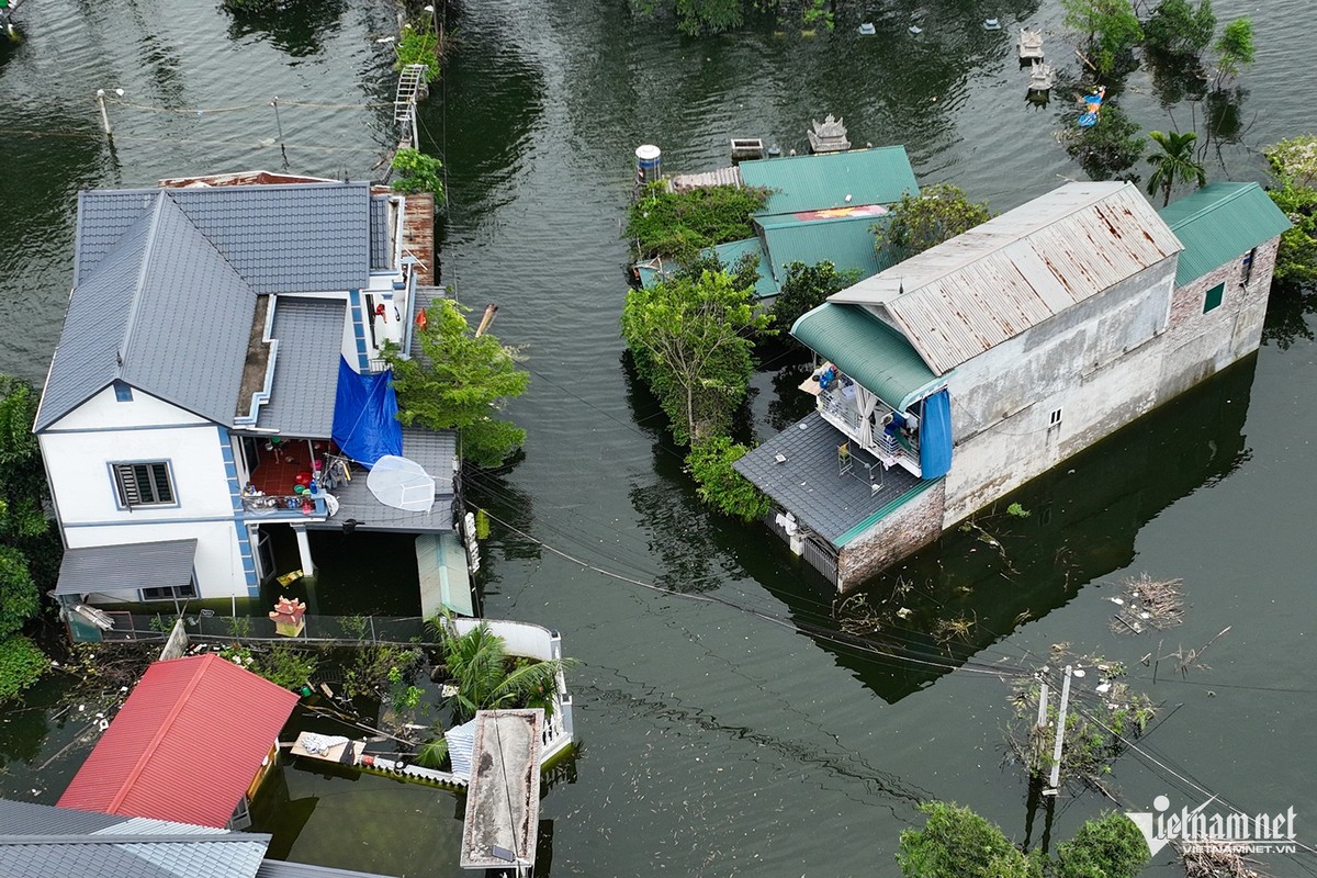 View - 	Nước không rút, rốn lũ Chương Mỹ 'hóa cảnh nước nổi miền Tây'