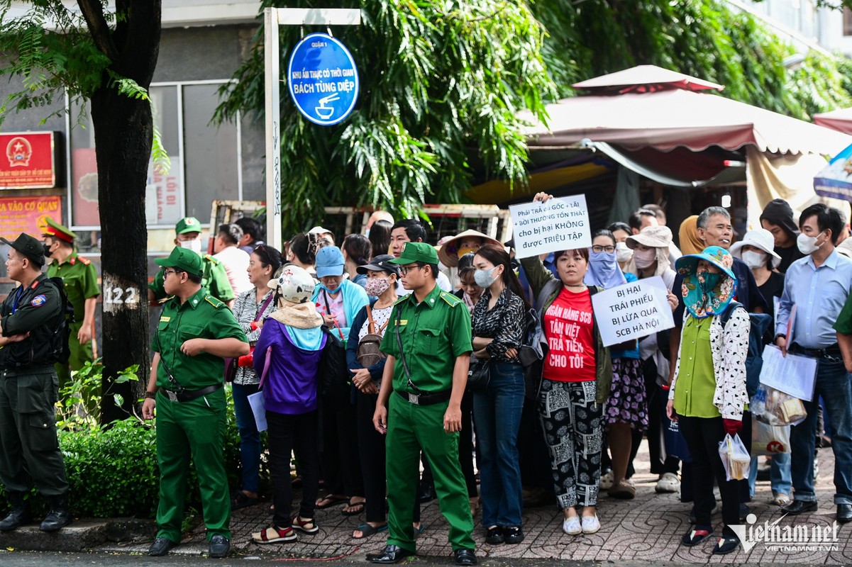 View - 	Hình ảnh vợ chồng bà Trương Mỹ Lan tại phiên tòa giai đoạn 2