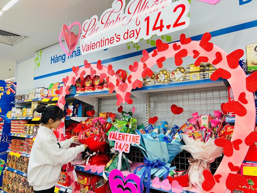 Hoa, qua ha gia 'ngong' khach trong ngay Valentine-Hinh-15