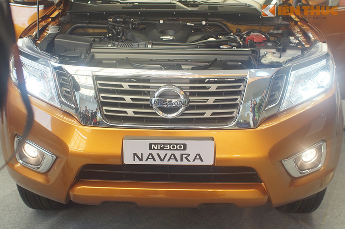 Nissan trinh lang ban tai Navara NP300 