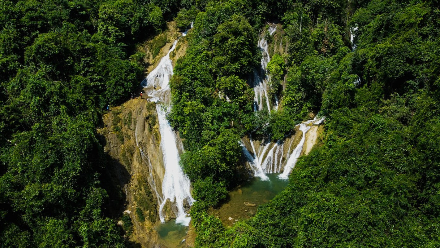 View - 	Thác nước 3 tầng điểm du lịch hút khách ở Tuyên Quang