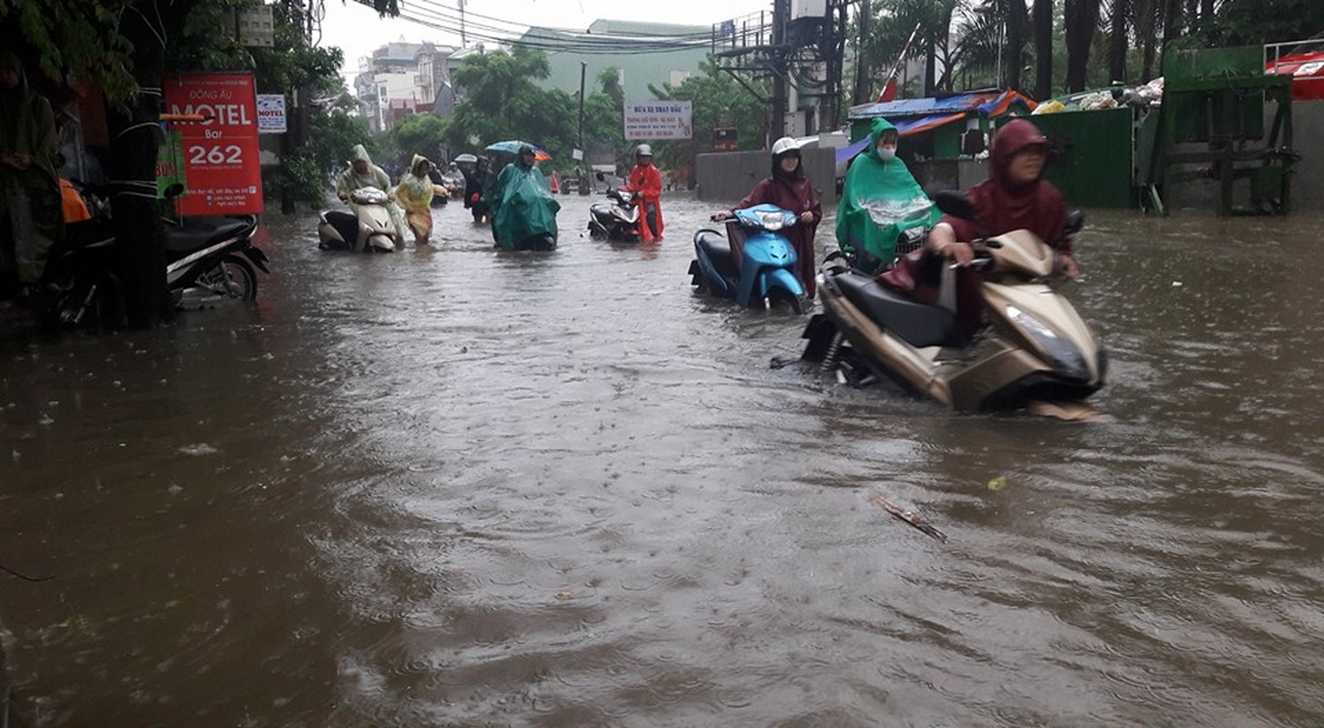 Mua suot dem, nguoi Ha Noi lai vat lon voi tac duong, ngap lut-Hinh-13