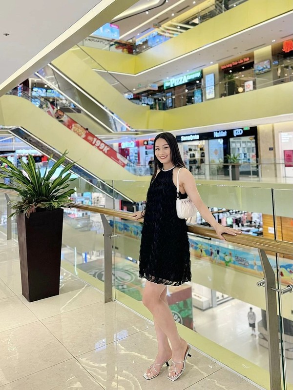 Du trend “cai hoa len toc”, hot girl tuyen nu Viet Nam xinh “ngay ngat“-Hinh-6