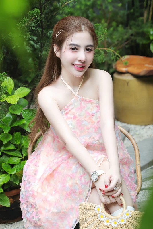 Cuoc song hien tai cua co dau nhan hoi mon gan 30 ty dong-Hinh-7