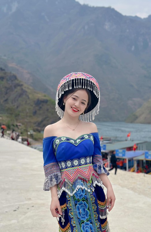 Co be ban le Ha Giang ngay nao gio la sinh vien su pham-Hinh-3