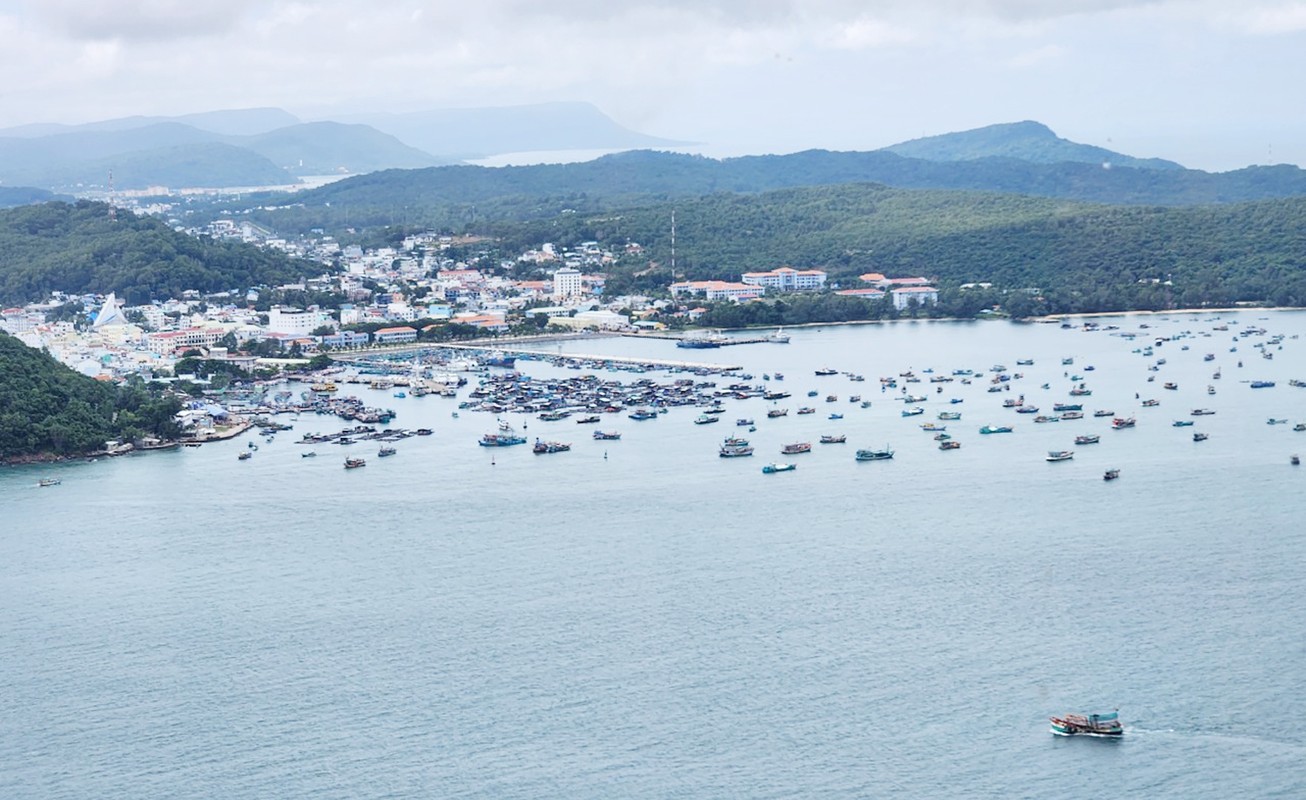 Du khach ngoai quoc thich trai nghiem cap treo qua Hon Thom-Hinh-4