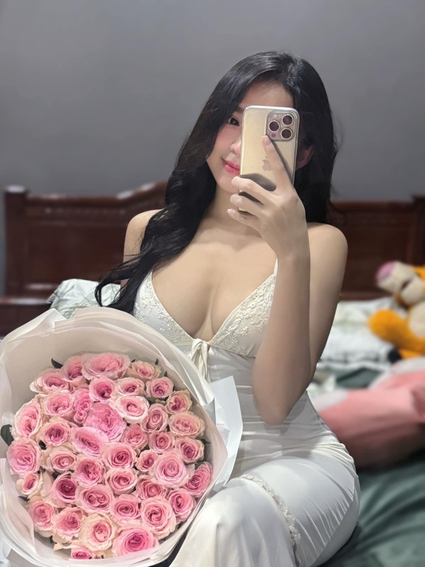 Gai xinh tam suoi khoe dang nuot na, netizen truy tim danh tinh-Hinh-10