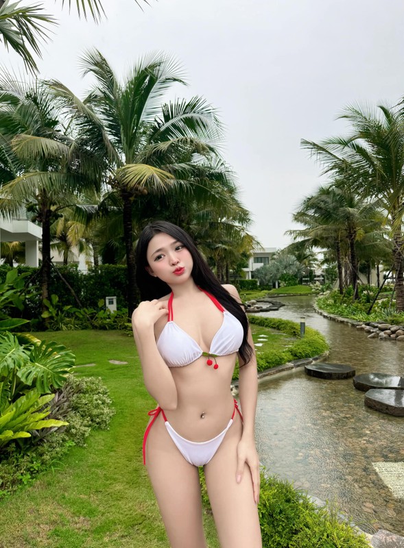 Gai xinh tam suoi khoe dang nuot na, netizen truy tim danh tinh-Hinh-4