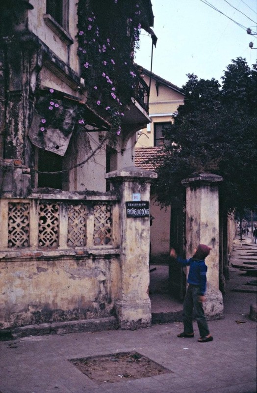 Boi hoi truoc loat anh hiem chup Ha Noi nam 1980-Hinh-8