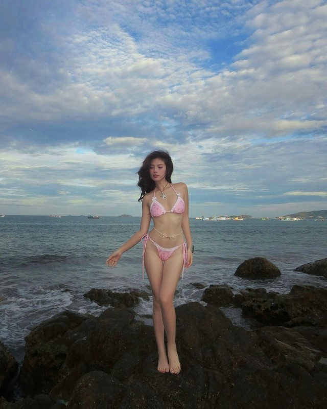 Ban gai cuu sao HAGL dien bikini nho xiu khoe dang goi cam-Hinh-4