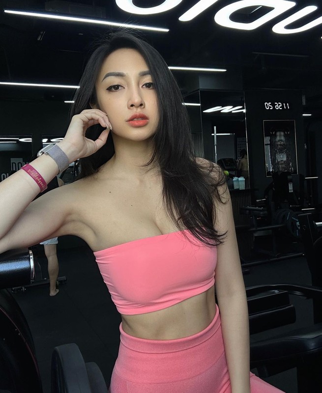 Hot girl gym voi ve dep nong bong, ai cung nham la con lai-Hinh-8