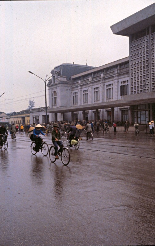 View - 	Chùm ảnh vô giá ghi lại Hà Nội những năm 1980 1982