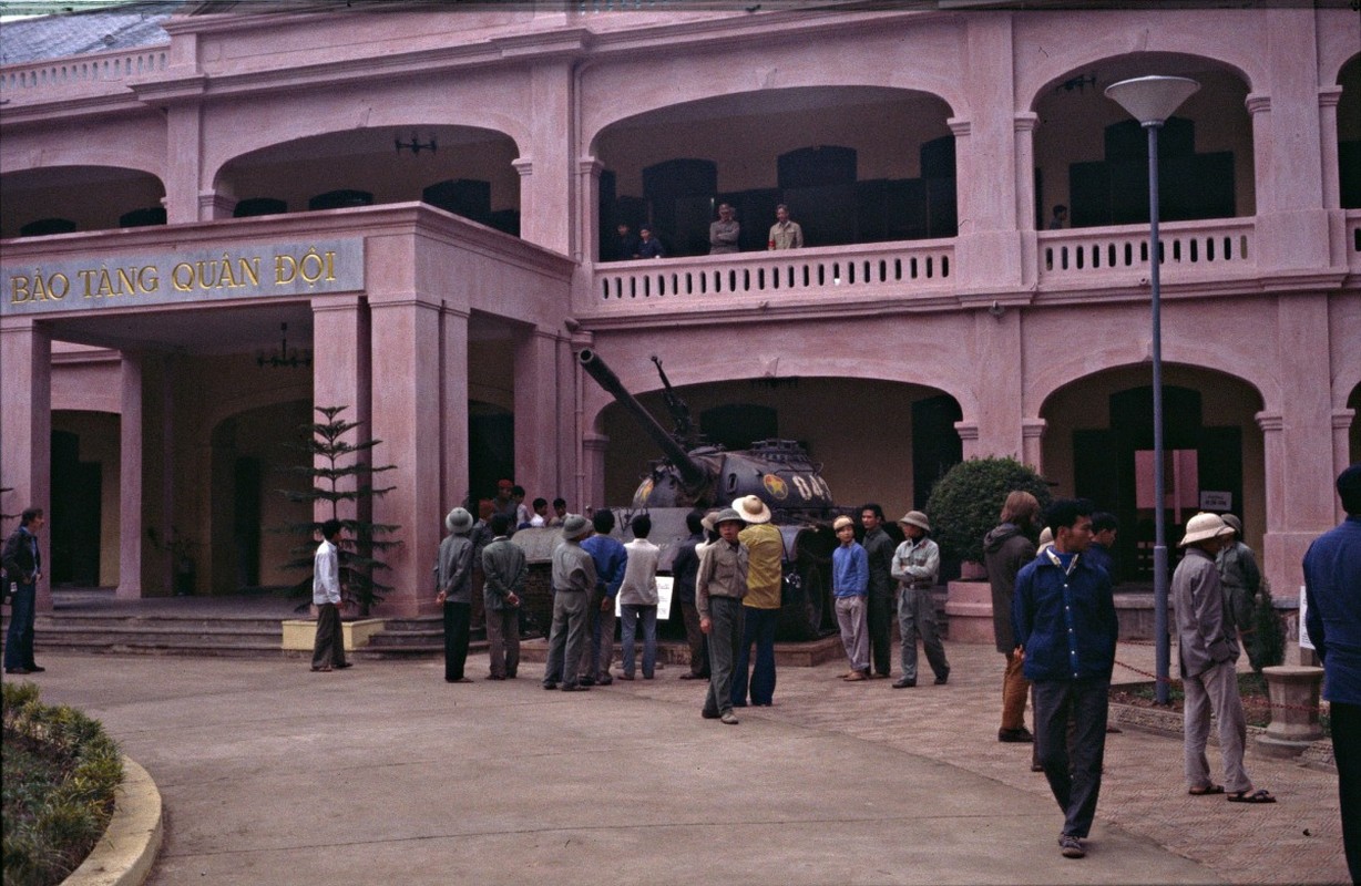 View - 	Chùm ảnh vô giá ghi lại Hà Nội những năm 1980 1982