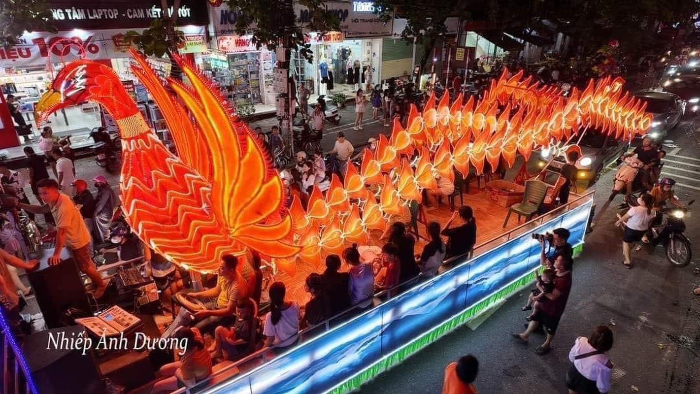 Den Trung thu khong lo ruc ro mau sac xuat hien o Tuyen Quang-Hinh-6