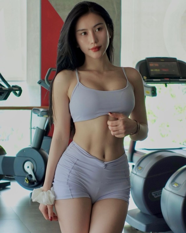 Hot girl gym xinh dep, cham chi khoe vong 3 trai dao-Hinh-4