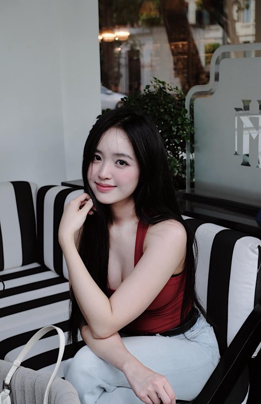 Hot girl ket hon nam 19 tuoi, me 2 con nhung body sieu cuon