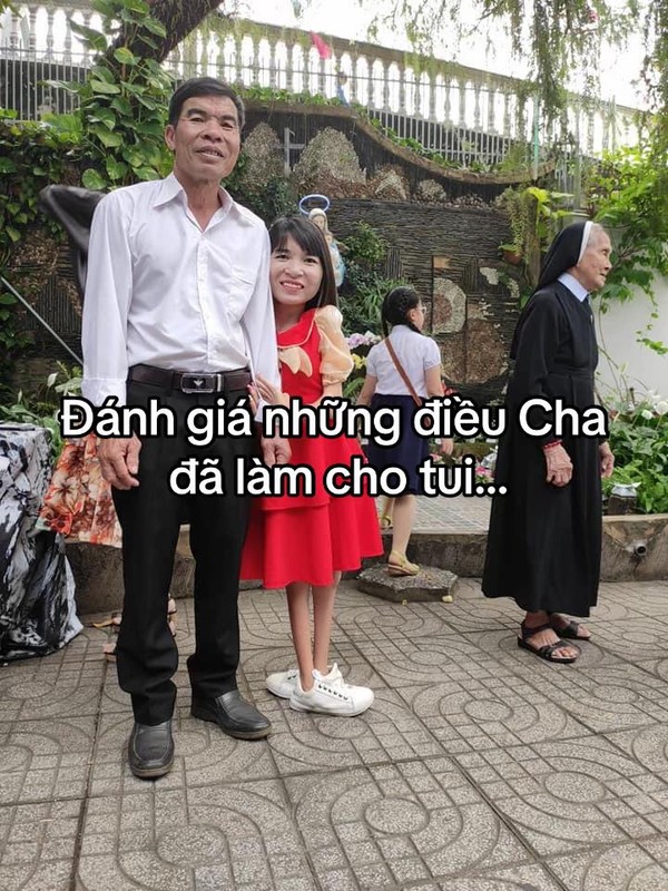 Xuc dong nguoi cha hoc het lop 2 nhung nuoi con vao dai hoc