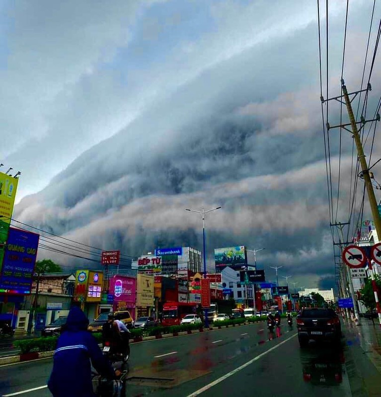 Bau troi Binh Duong cuon cuon may, netizen hot hoang “yeu quai toi“-Hinh-3