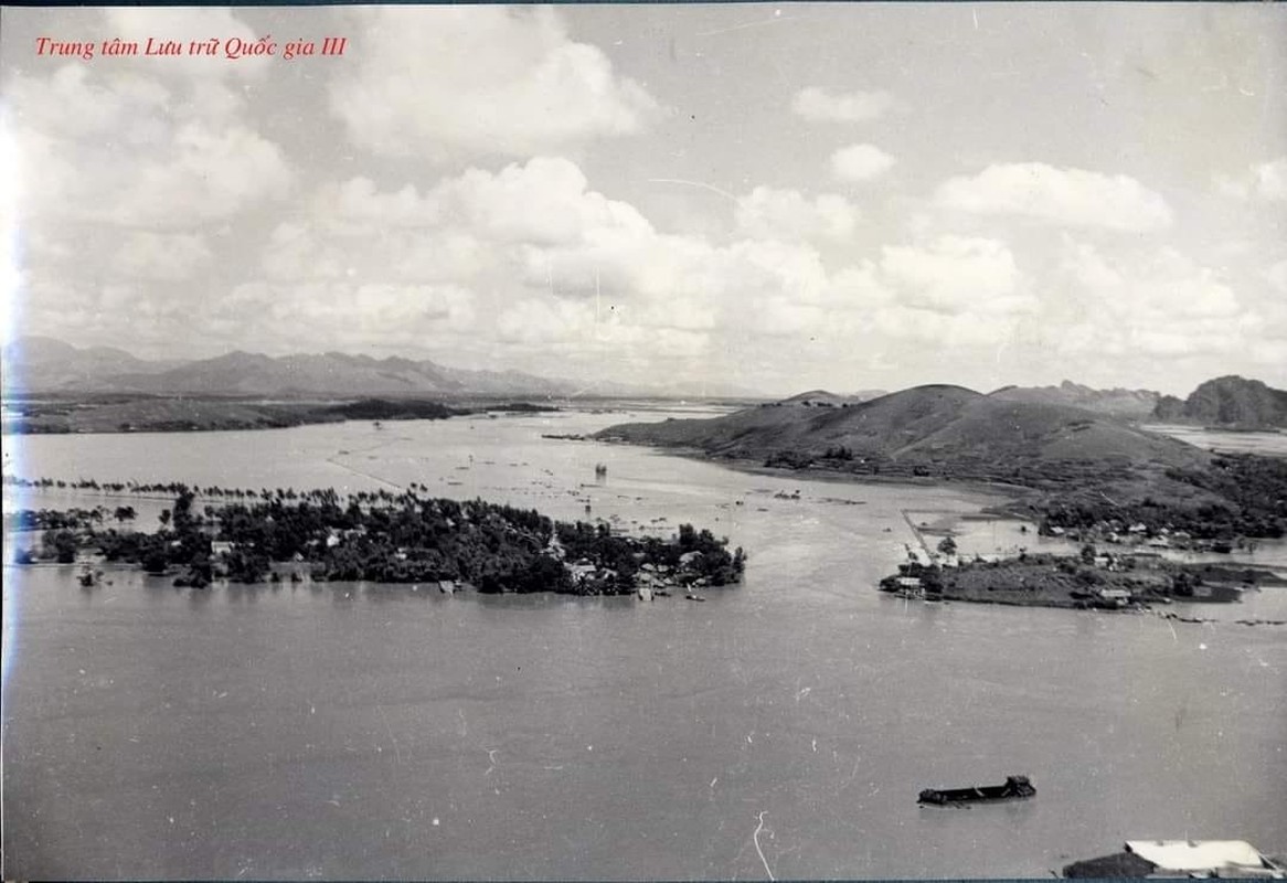 View - 	Loạt ảnh về trận đại hồng thủy ở miền Bắc 1971